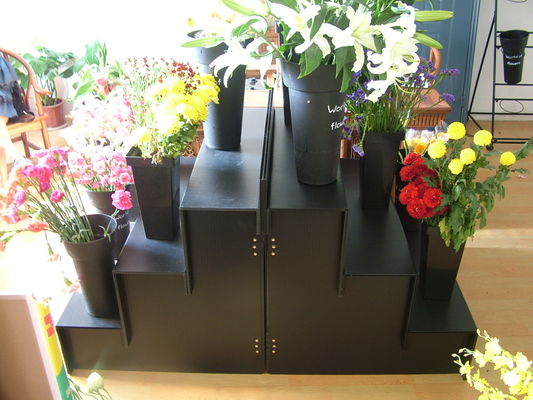 Corrugated Plastic Floral Display Stand 3 Step 4 Step For Flower Shop