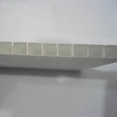 Coroplast Sheet is a lightweight and durable polypropylene corrugated plastic sheet designed for various applications, including packaging, printing, construction, and protection.